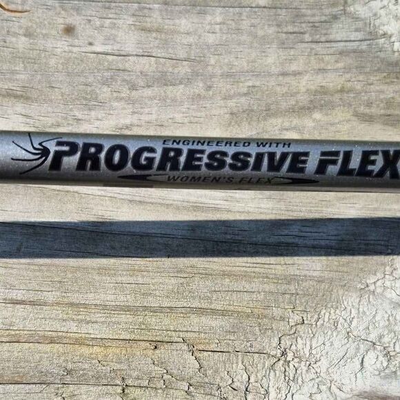 Wilson Pro Staff WD Oversize Women’s Pitching Wedge Graphite Flex - RH - 34.5" - Picture 2 of 5